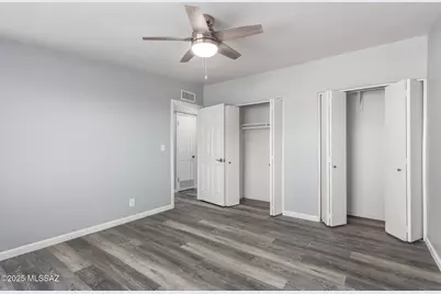 2033 S Augusta Place, Tucson, AZ 85710 - Photo 11