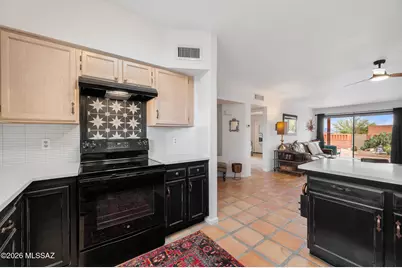 3863 S Calle Del Escudo, Green Valley, AZ 85622 - Photo 11