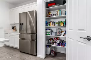 829 N Broken Hills Dr, Green Valley, AZ 85614 - Photo 9