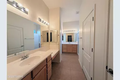2033 W Acacia Bluffs Drive, Green Valley, AZ 85622 - Photo 25