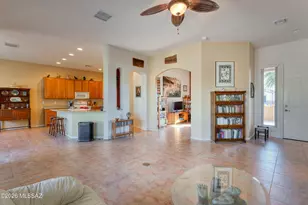 433 N Mountain Brook Dr, Green Valley, AZ 85614 - Photo 9