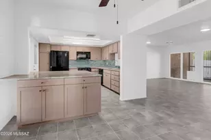 18 W Valle Pl, Tucson, AZ 85737 - Photo 9