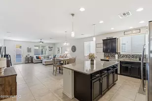 9526 S Quiet Dove Dr, Tucson, AZ 85747 - Photo 5