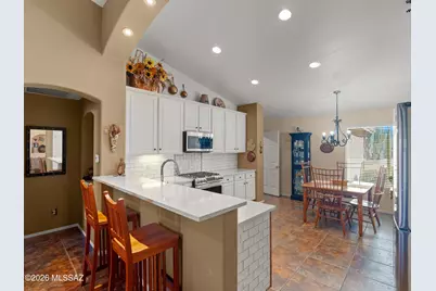 1986 E Desert Lark Pass, Green Valley, AZ 85614 - Photo 9