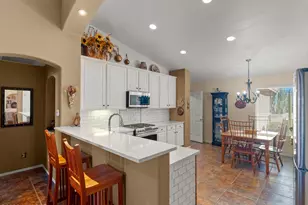 1986 E Desert Lark Pass, Green Valley, AZ 85614 - Photo 9