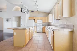 8844 E Marci Lynne Way, Tucson, AZ 85747 - Photo 7