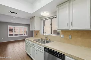 3910 S Placita De La Moneda, Green Valley, AZ 85622 - Photo 7