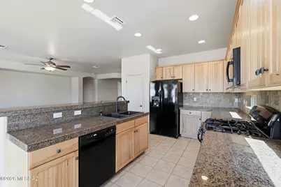 17540 S Indigo Crest Pass, Vail, AZ 85641 - Photo 9