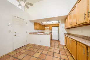 5237 E Woodspring Dr, Tucson, AZ 85712 - Photo 11