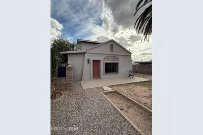 373 W Veterans Boulevard, Tucson, AZ 85713 - Photo 1