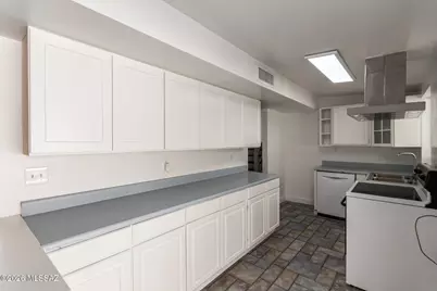 8331 E Balfour Drive, Tucson, AZ 85710 - Photo 11