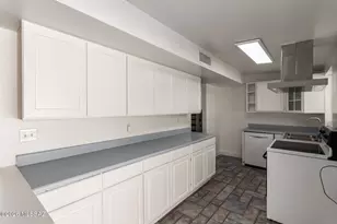 8331 E Balfour Dr, Tucson, AZ 85710 - Photo 11