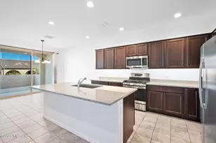 1427 E Blue Granite Dr, Green Valley, AZ 85614 - Photo 9