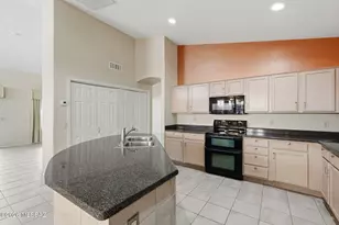 1612 N Rush Creek Ct, Green Valley, AZ 85614 - Photo 19