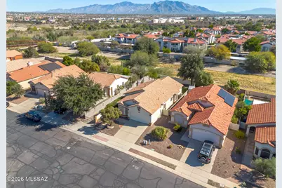 7998 N Panamint Drive, Tucson, AZ 85743 - Photo 9