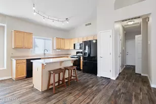 7998 N Panamint Dr, Tucson, AZ 85743 - Photo 13