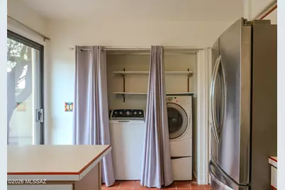 310 E Highcourte Lane, Tucson, AZ 85737 - Photo 9