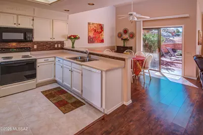 151 N Crescent Bell Drive, Green Valley, AZ 85614 - Photo 5