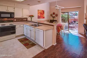 151 N Crescent Bell Dr, Green Valley, AZ 85614 - Photo 5