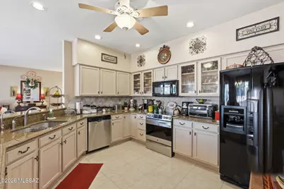 1910 W Amblemorn Drive, Green Valley, AZ 85622 - Photo 7