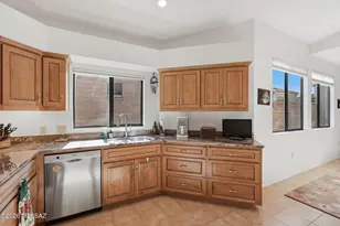 4927 S Gloria View Ct, Green Valley, AZ 85622 - Photo 11