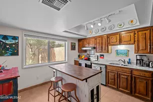 4267 N Limberlost Cir, Tucson, AZ 85705 - Photo 5