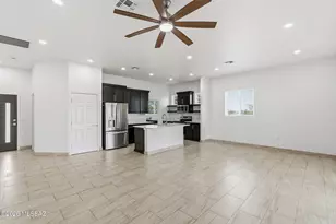 13691 E Pocketknife Dr, Vail, AZ 85641 - Photo 11