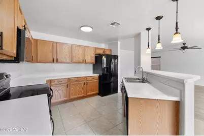 519 W Cedar Chase Drive, Green Valley, AZ 85614 - Photo 7