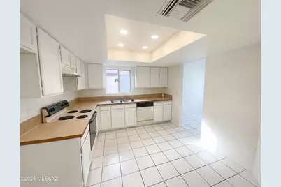 1943 W Southbrooke Circle, Tucson, AZ 85705 - Photo 5