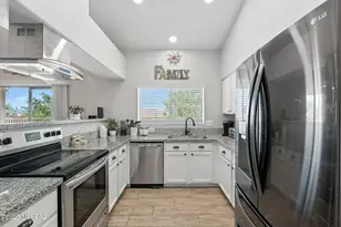 9469 N Crestone Dr, Tucson, AZ 85742 - Photo 13