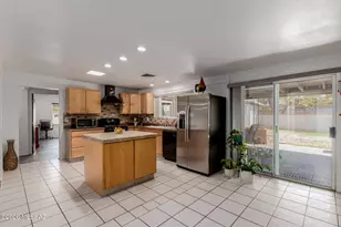 8808 E Wallen Ridge Dr, Tucson, AZ 85710 - Photo 3