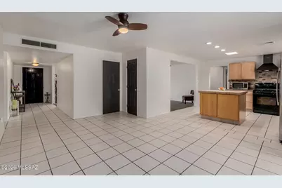 8808 E Wallen Ridge Drive, Tucson, AZ 85710 - Photo 5