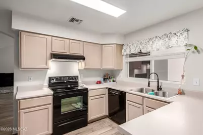 7951 S Wild Primrose Avenue, Tucson, AZ 85747 - Photo 15