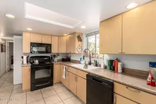 743 N Abrego Dr, Green Valley, AZ 85614 - Photo 9