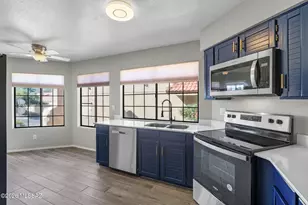 321 E Fieldcrest Ln, Oro Valley, AZ 85737 - Photo 15