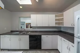 6322 E Duke Dr, Tucson, AZ 85710 - Photo 13