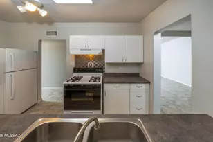 6322 E Duke Dr, Tucson, AZ 85710 - Photo 11