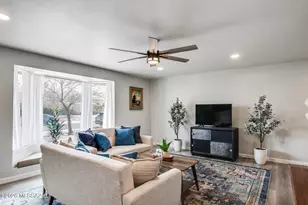 2124 S Oak Park Dr, Tucson, AZ 85710 - Photo 7