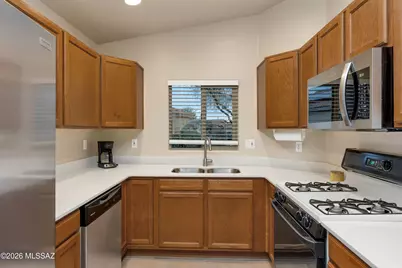 6085 N Panorama View Drive, Tucson, AZ 85704 - Photo 9