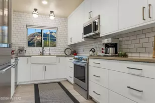 6524 N Foothills Dr, Tucson, AZ 85718 - Photo 13