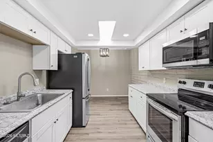 8300 N Mesquite Shadows Dr, Tucson, AZ 85704 - Photo 11