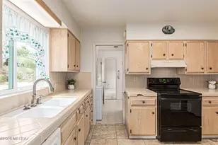 130 E Los Arcos, Green Valley, AZ 85614 - Photo 9