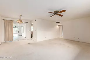 130 E Los Arcos, Green Valley, AZ 85614 - Photo 5