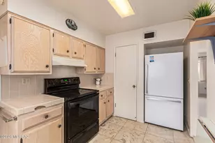 130 E Los Arcos, Green Valley, AZ 85614 - Photo 7