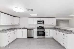 7259 E Eastview Dr, Tucson, AZ 85710 - Photo 9