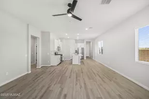 7802 S Wild Pr Dr, Tucson, AZ 85757 - Photo 9