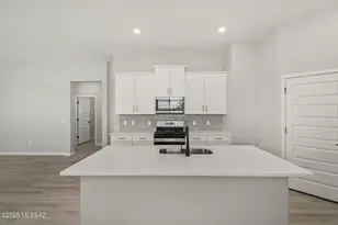 7802 S Wild Pr Dr, Tucson, AZ 85757 - Photo 7