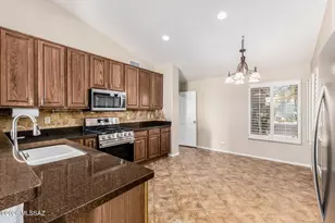 1860 E Purple Martin Ln, Green Valley, AZ 85614 - Photo 15