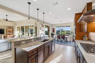 2272 E Madera Plateau Dr, Green Valley, AZ 85614 - Photo 17