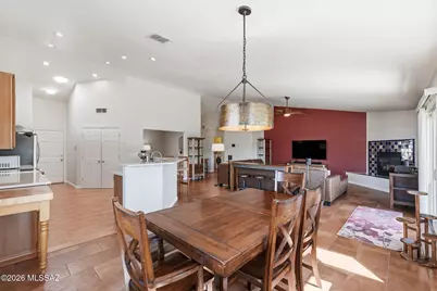 821 N Silverleaf Oak Place, Tucson, AZ 85710 - Photo 9